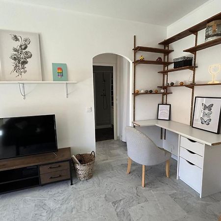 Bright Flat Near To The Beach & Harbor サン・ローラン・デュ・ヴァール エクステリア 写真
