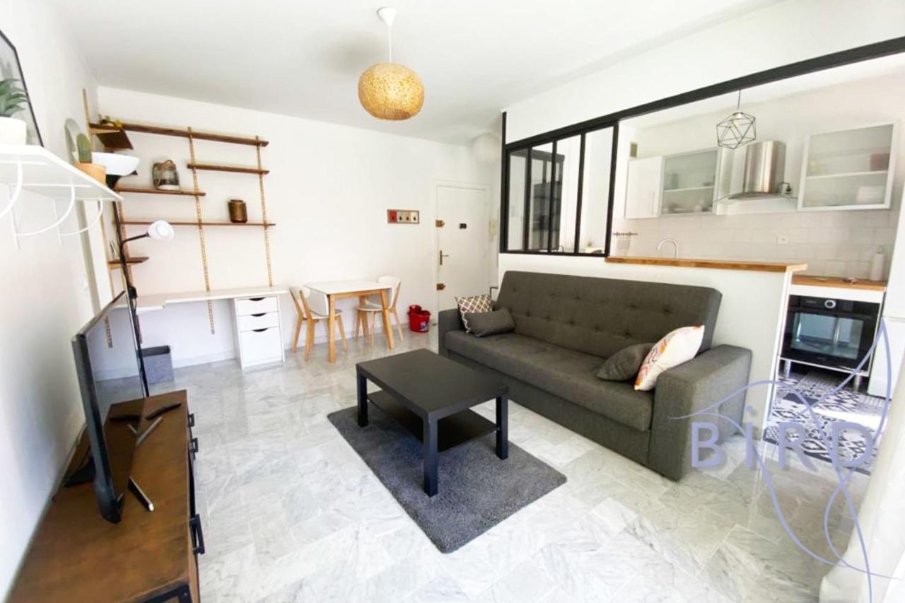 Bright Flat Near To The Beach & Harbor サン・ローラン・デュ・ヴァール エクステリア 写真